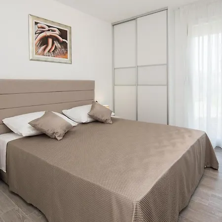 Alba 1 شقة سلاتين