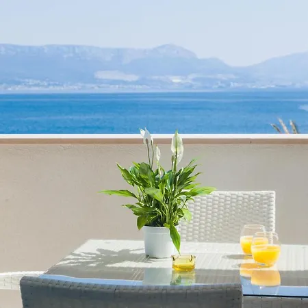 Alba 1 * سلاتين